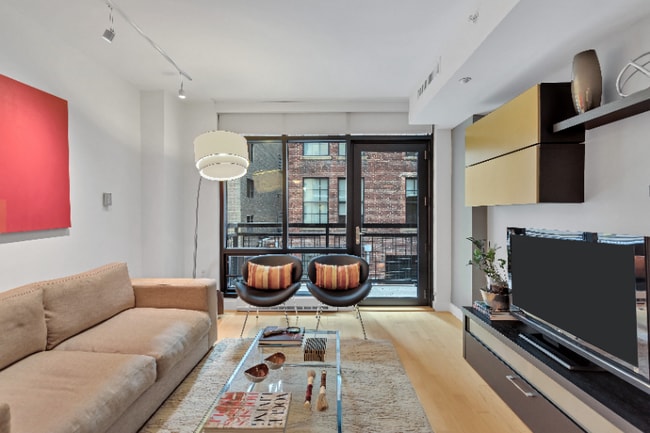 Photo - 912 F St NW Apartment