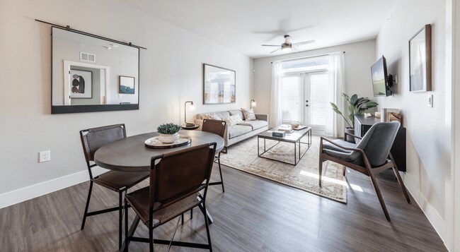 Foto del edificio - 730 Shady Ln