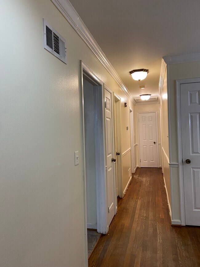 Building Photo - 13907 Grove Ct