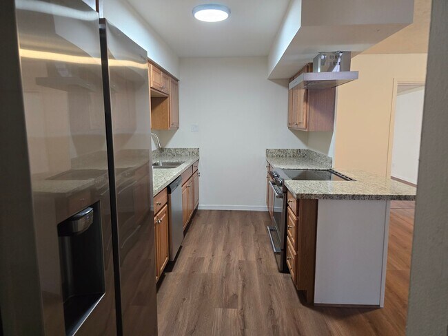 Building Photo - Beautiful 5 bedroom and 2 bath home in Pho...