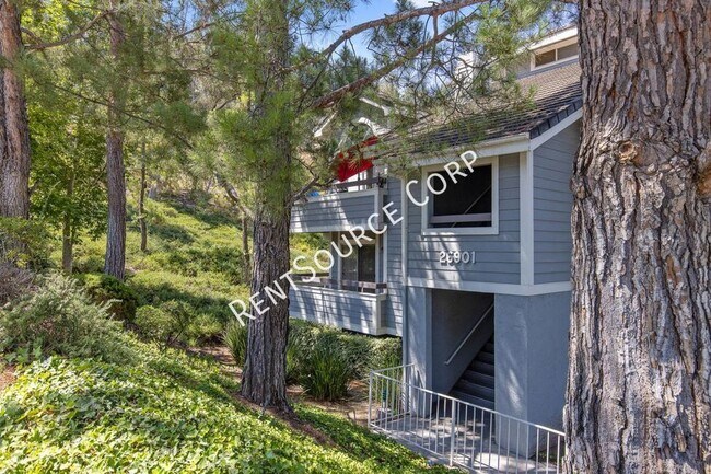 Building Photo - 3 Bedroom Condo for Lease off of Rainbow Glen