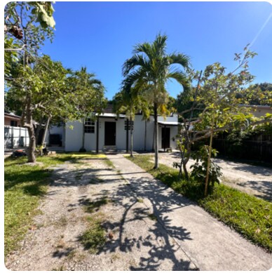 Foto principal - 276 E 12th St