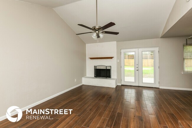 Building Photo - 812 Lake Pl