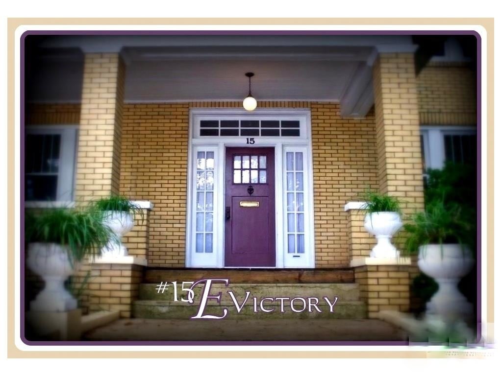 Primary Photo - 15 E Victory Dr