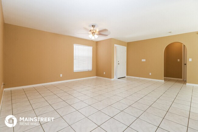 Building Photo - 15608 Sunny Crest Ln