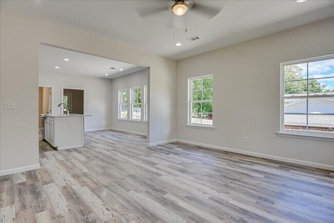 Building Photo - 11 Converse Dr
