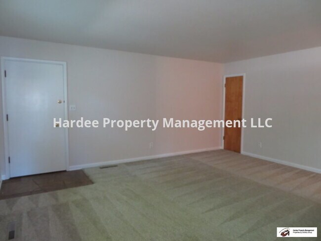 Building Photo - 3821 W Kootenai St