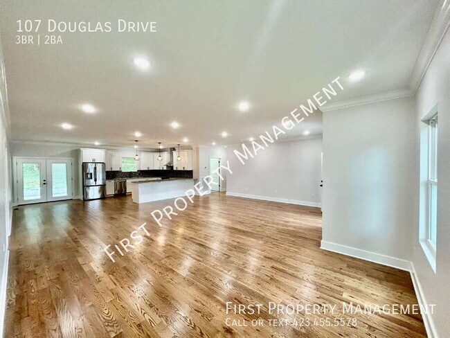 Building Photo - 107 Douglas Dr