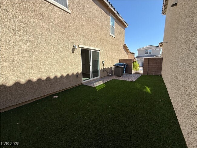 Foto del edificio - 1115 Brilliant Meadow Ave