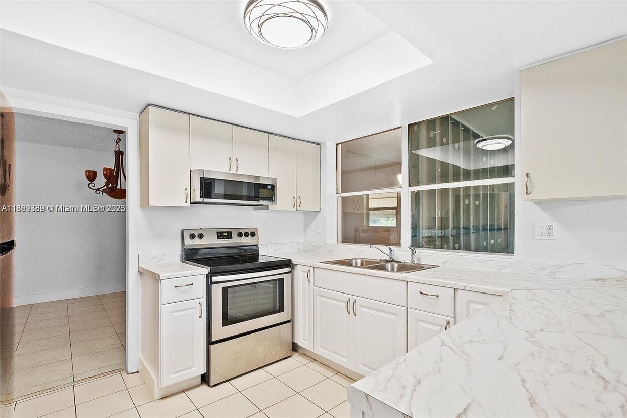 Foto del edificio - 1132 NW 76th Ave