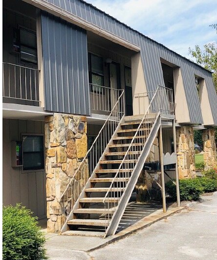 Foto del edificio - 305 Lynnwood Dr