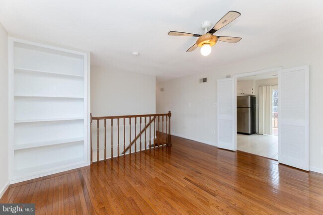 Foto del edificio - 4322 Kentland Dr