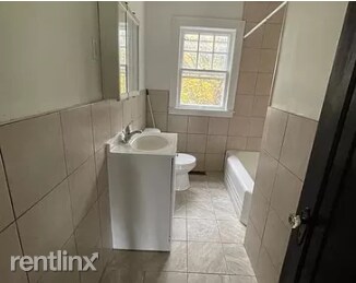Building Photo - 2 br, 1 bath House - 62 Salem Tpke