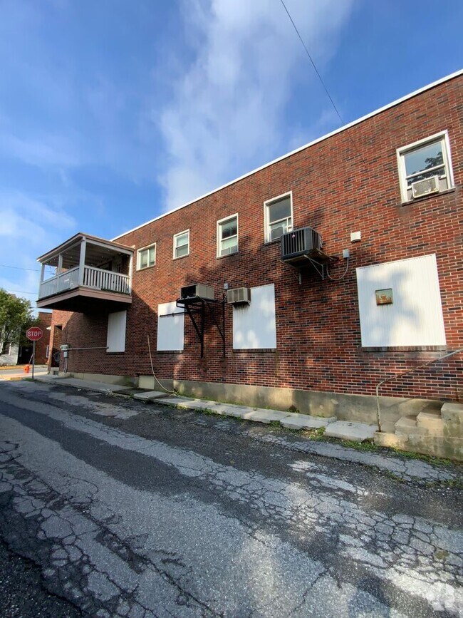 Building Photo - 33 W Main St