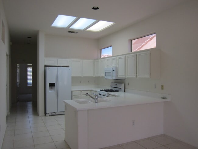 Foto del edificio - 78093 Larbrook Dr