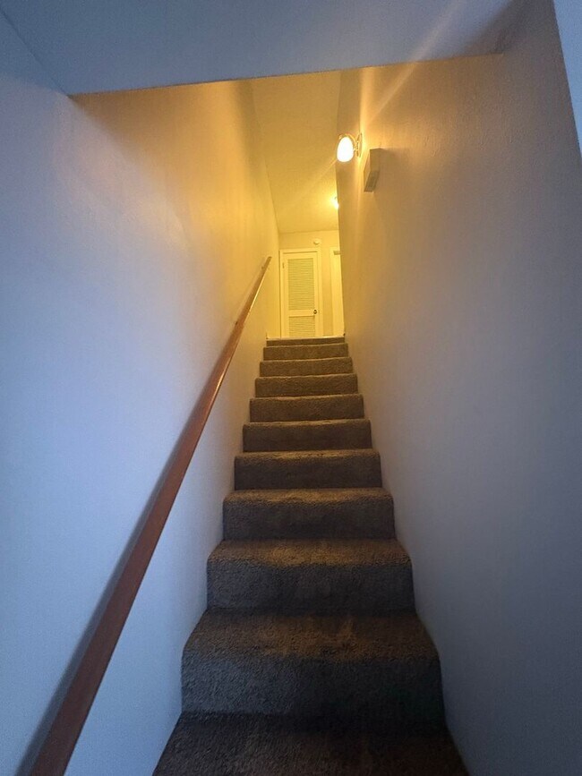 Foto del edificio - Daleville!   Close to the FT.  Rucker Gate!!!    LVP DOWNSTAIRS