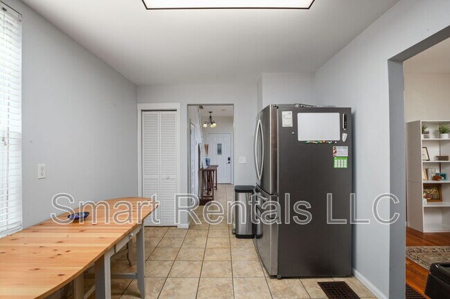 Foto del edificio - 7221 South St