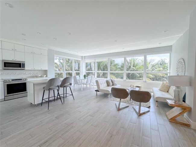 Foto del edificio - 4925 Collins Ave