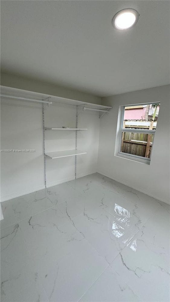 Foto del edificio - 2481 NW 97th St