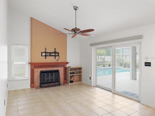 Building Photo - 404 Lakeshore Dr