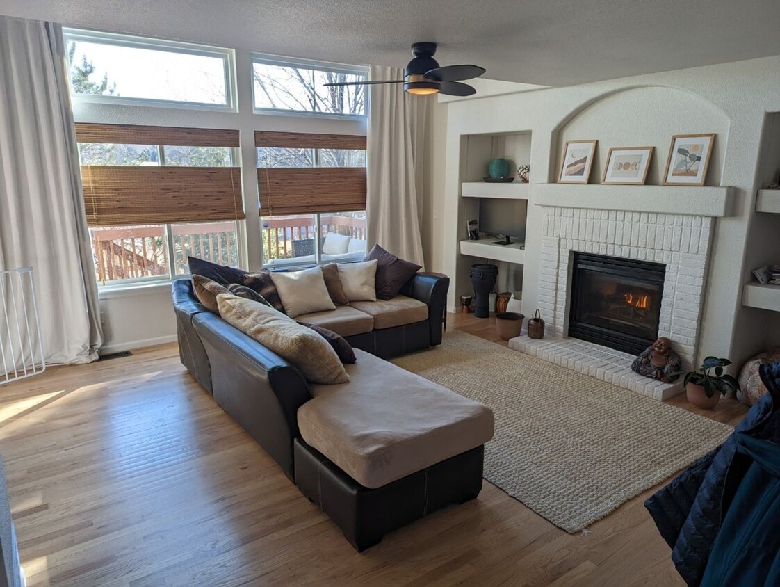 Primary Photo - Single Family Home Located in Desirable Ro...