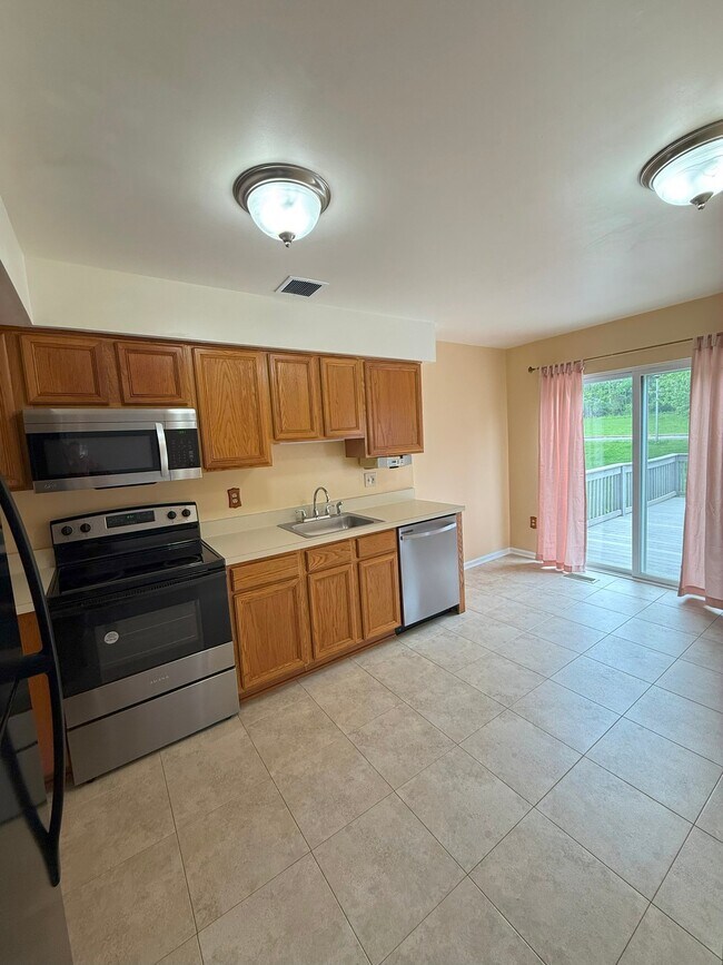 Building Photo - 112 Galway Cir
