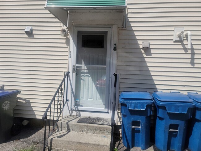 Building Photo - 144 E Haverhill St