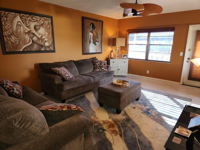 Foto del edificio - 113 Mansfield C