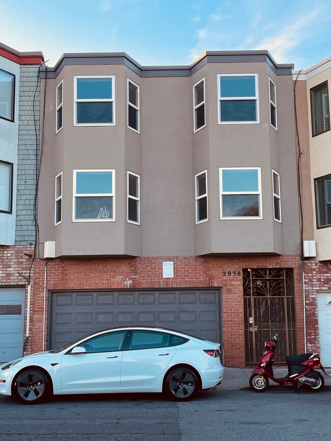Building Photo - 2958 Diamond St