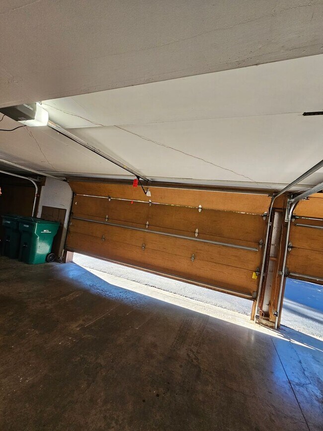 Building Photo - Cozy 2 Bedroom on Moorings Dr