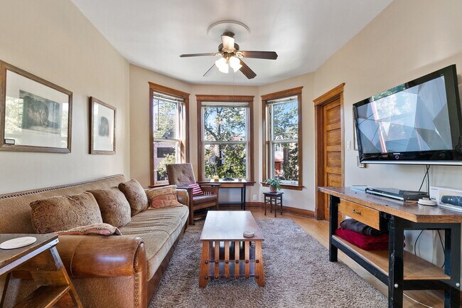 Foto del edificio - 1821 N Sawyer Ave