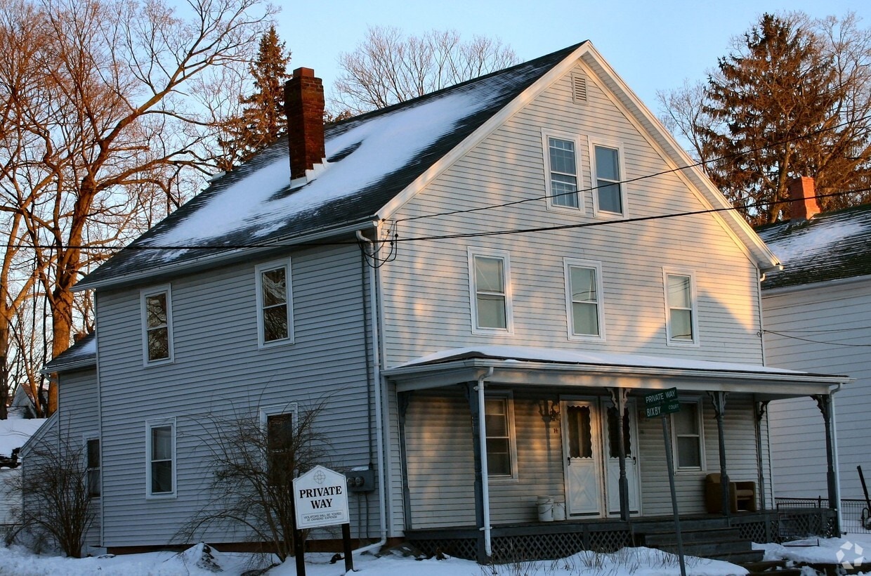 Primary Photo - 74-76 Hawley St
