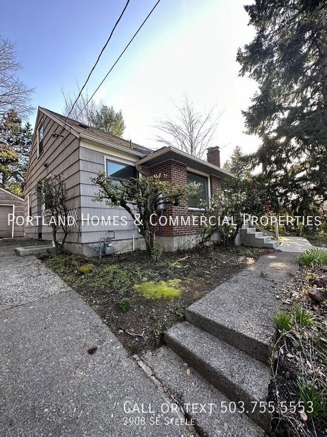 Building Photo - 3908 SE Steele-
