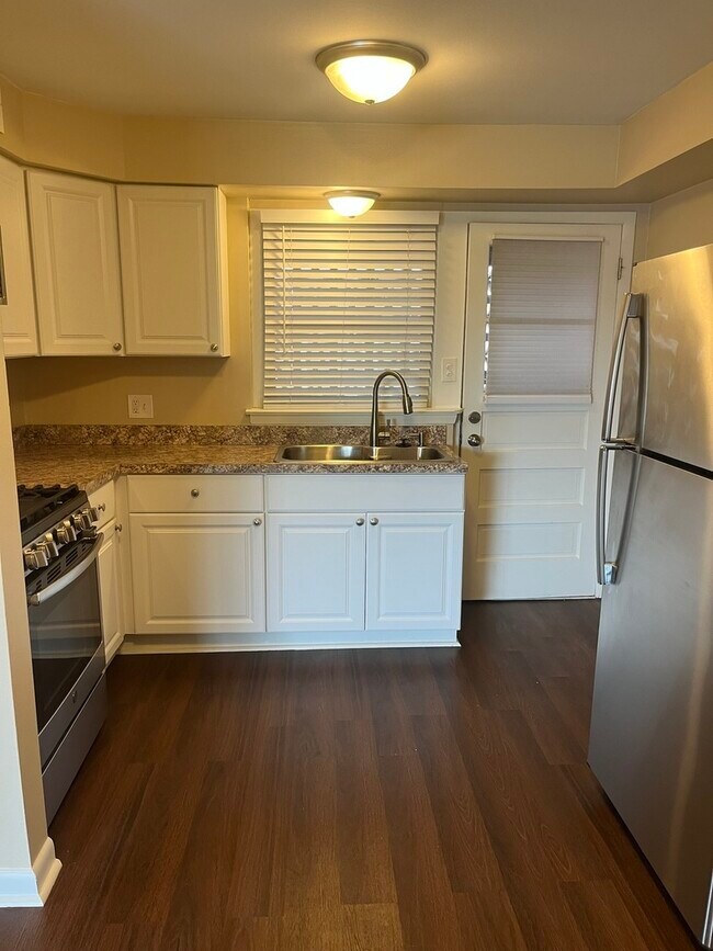 Foto del edificio - 3182 W Meadow Ln Dr