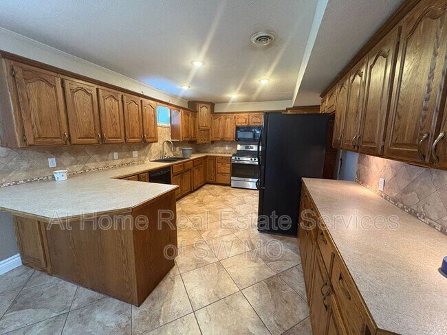 Foto del edificio - 226 Lilac Ln
