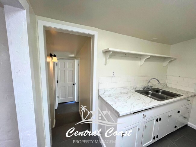 Building Photo - 0 W Jones St