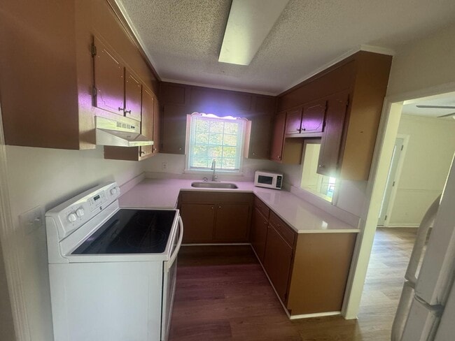 Foto del edificio - 4319 Baywood Dr SW