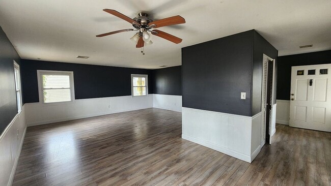Building Photo - 74 Melville Ln