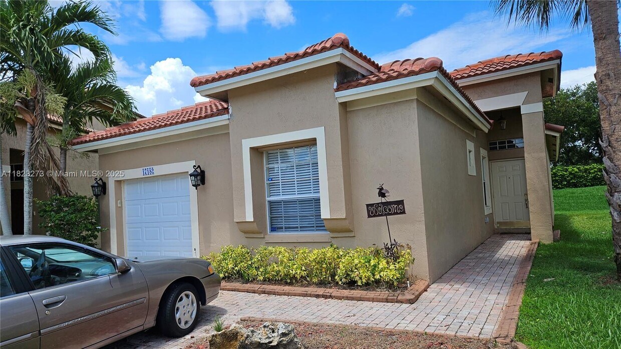 Foto principal - 17182 NW 13th St