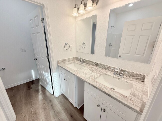 Foto del edificio - Spacious 4-Bedroom Home - New Construction