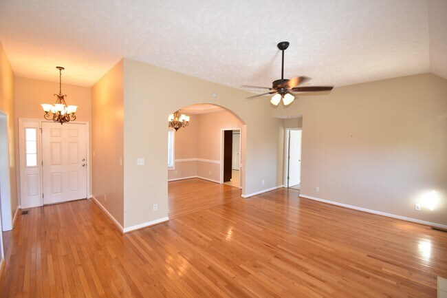 Foto del edificio - 5607 Walking Trail Way