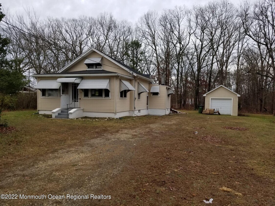 Primary Photo - 3010 Spruce Ave