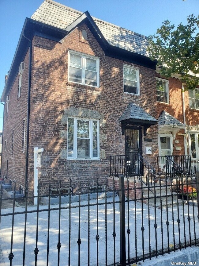 Foto del edificio - 2401 24th Ave