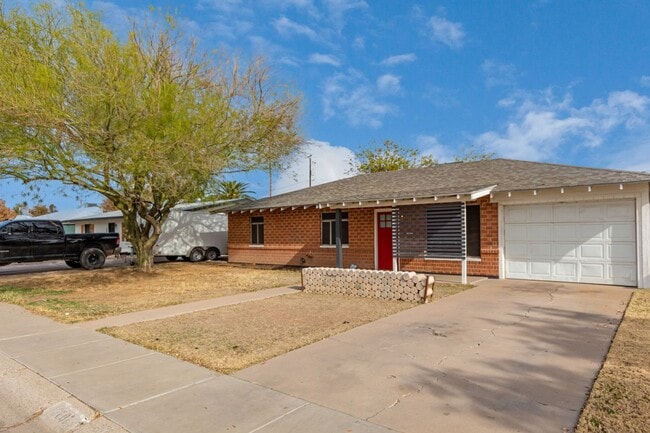 Building Photo - Welcome to this Unique and Historic 3 bed/...