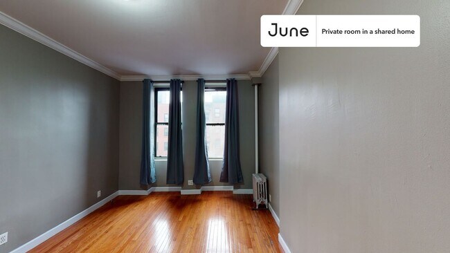 Foto del edificio - Private bedroom in 4 bed/2 bath Home