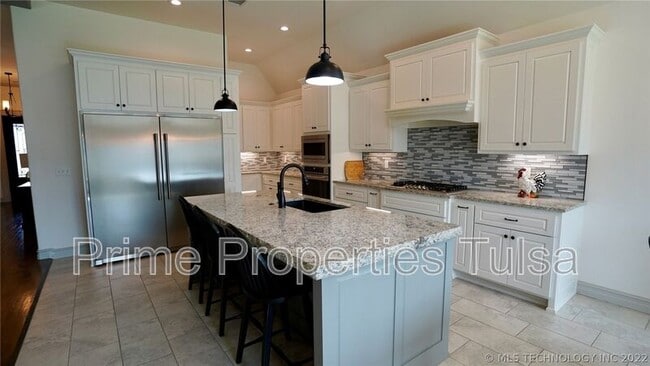 Foto del edificio - 12912 S 6th St