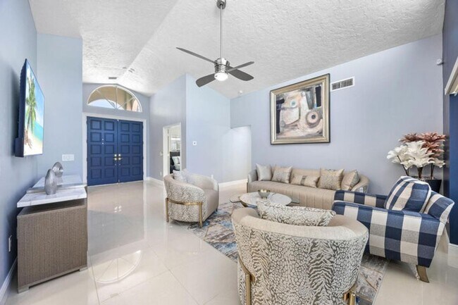 Foto del edificio - 13525 Brixham St