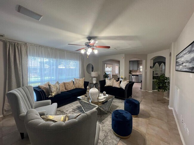 Foto del edificio - 11910 Ribbon Falls Dr