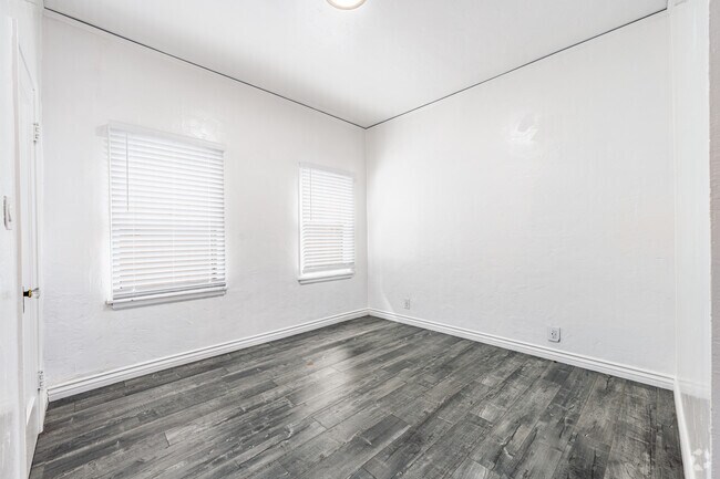 1 habitación, 1 baño - 700 pies cuadrados - Habitación - 323 E Lomita Ave
