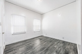 1BR, 1BA - 700SF - Bedroom - Chateau Lily - Chateau Lily LLC